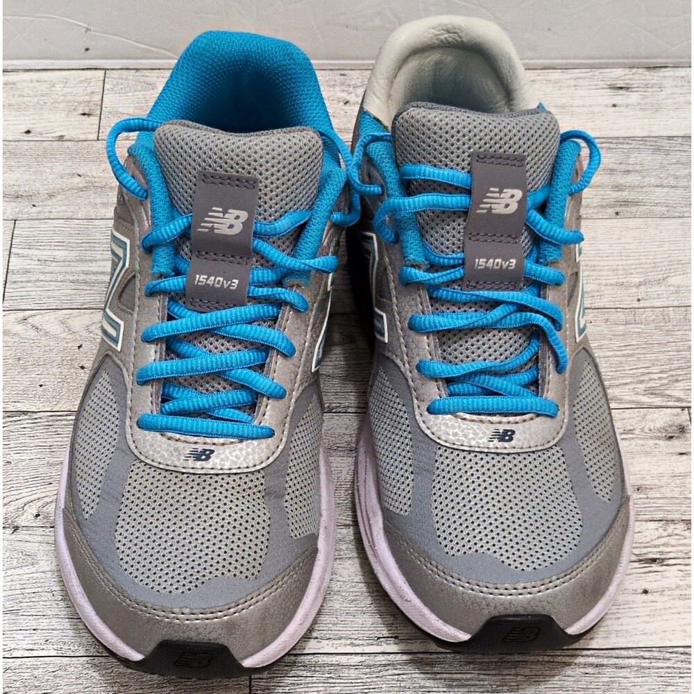 New Balance 1540v3 Women's Low Top size 8 Athletic Sneakers Gray/Blue Mesh D